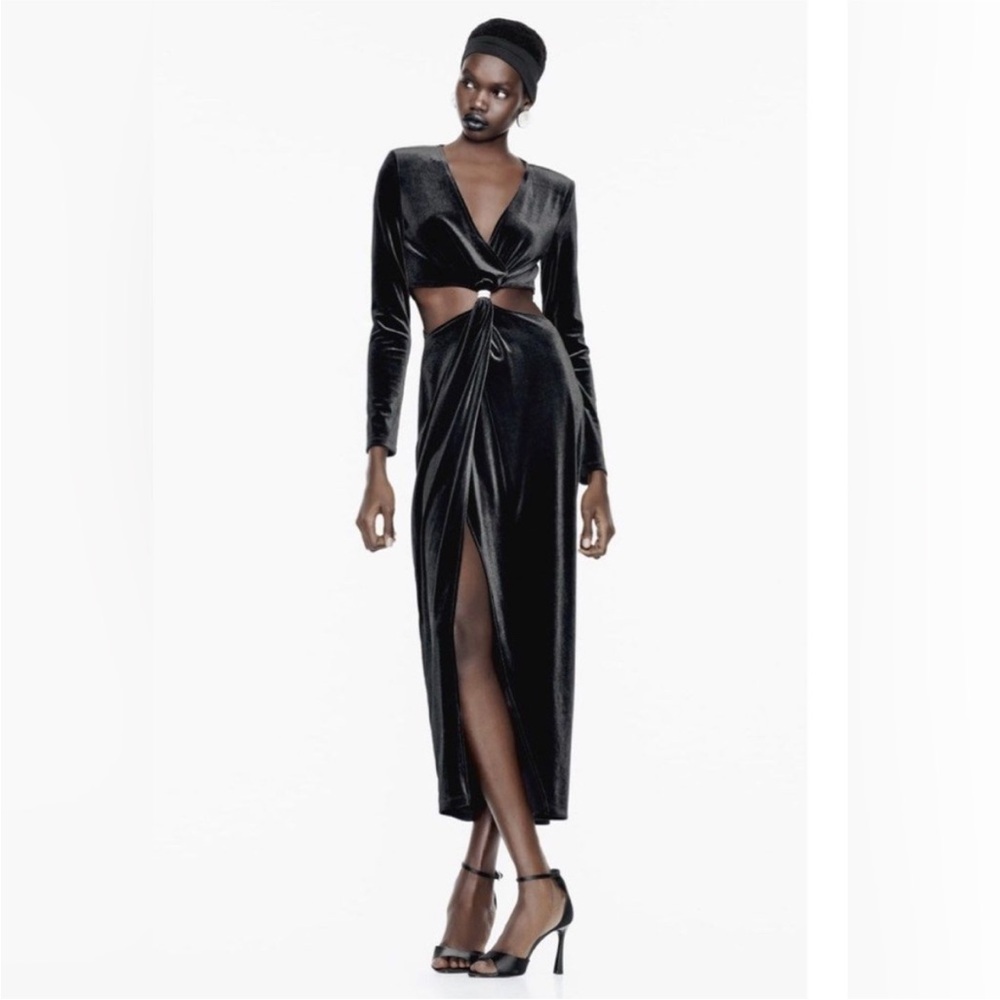 Elegant Black Cut-Out Velvet Dress - Picture 6 of 11